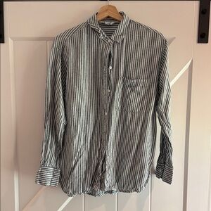 Worn once Old Navy Striped Button-Down Shirt in Blue and White